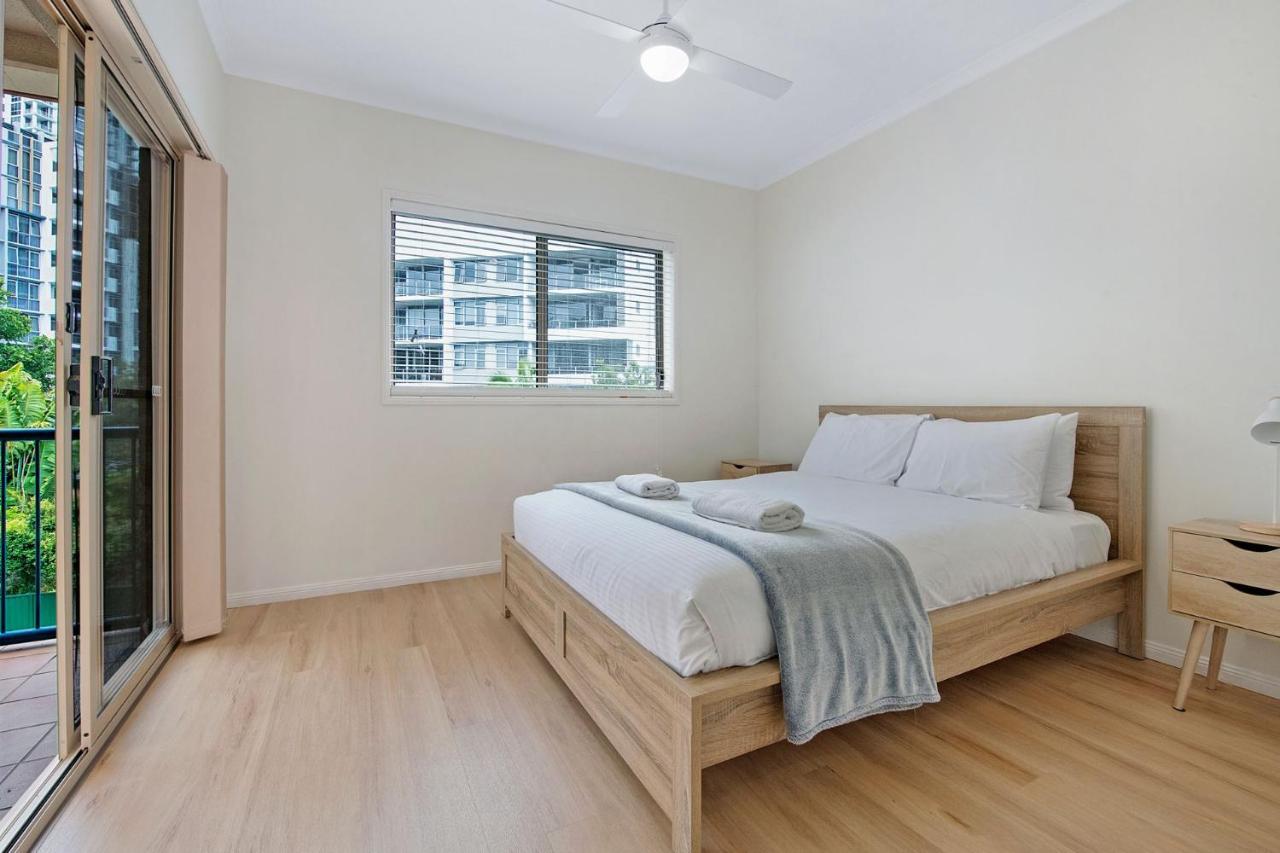 Southport Spacious Three Bedroom Getaway - Coasthm Apartment *