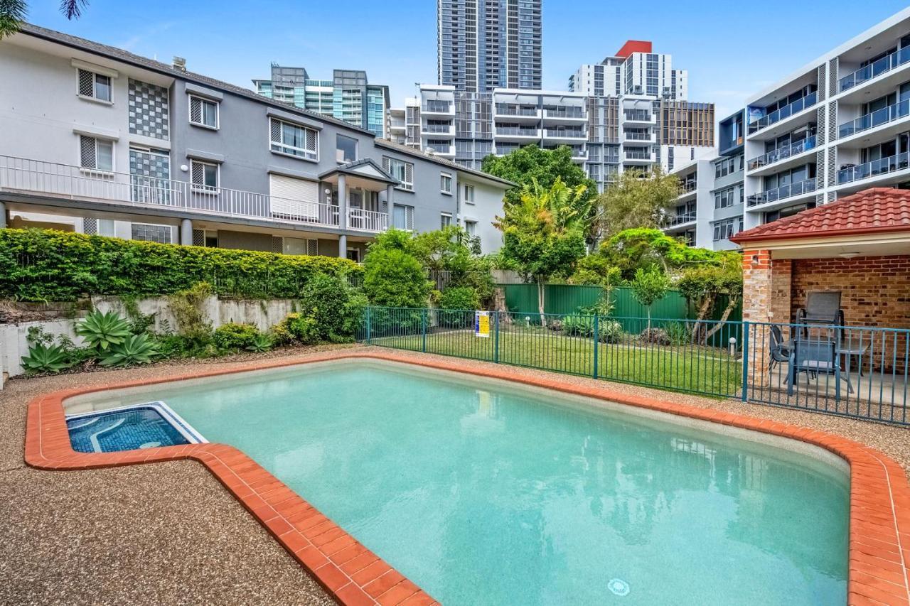 Apartment Southport Spacious Three Bedroom Getaway - Coasthm Gold Coast