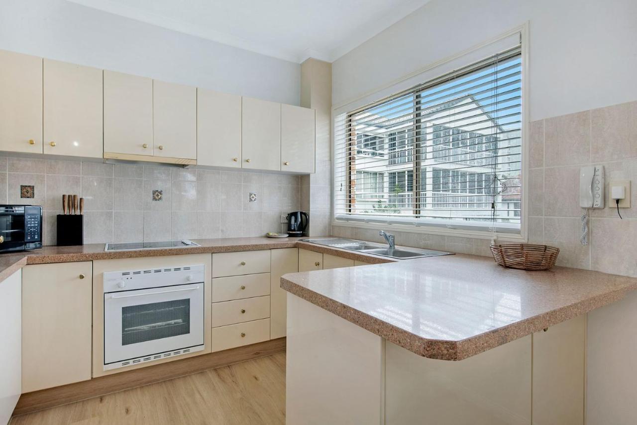 Apartment Southport Spacious Three Bedroom Getaway - Coasthm Gold Coast