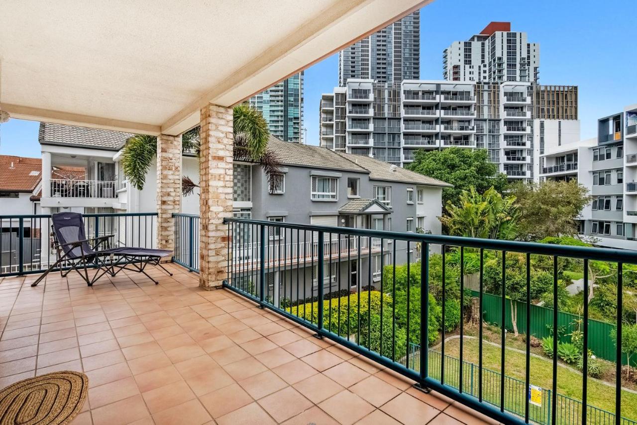 Southport Spacious Three Bedroom Getaway - Coasthm * Gold Coast